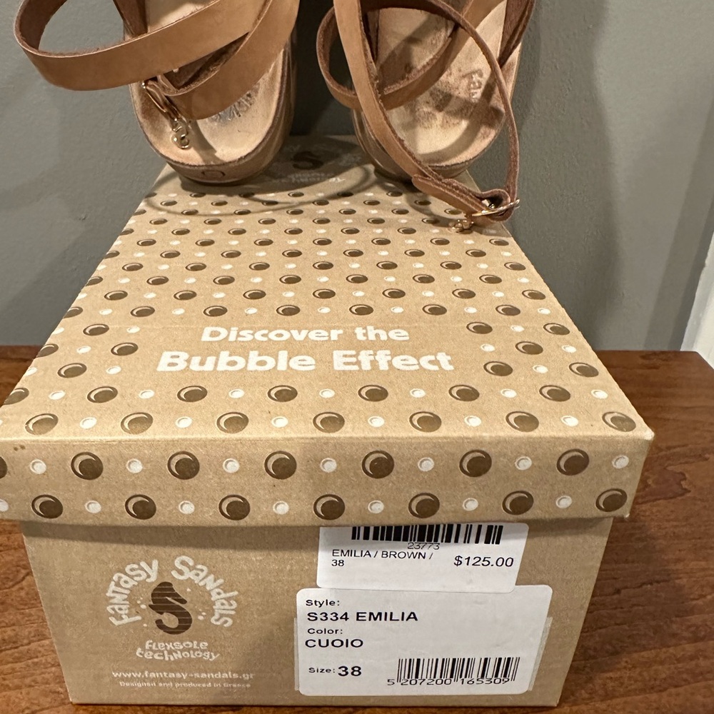 Elegant Tan Strappy Sandals - Picture 2 of 3